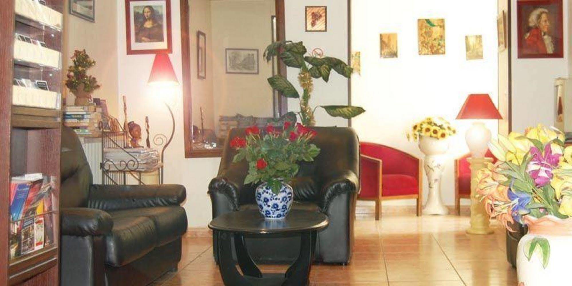 Hotel De Belfort Париж Екстер'єр фото