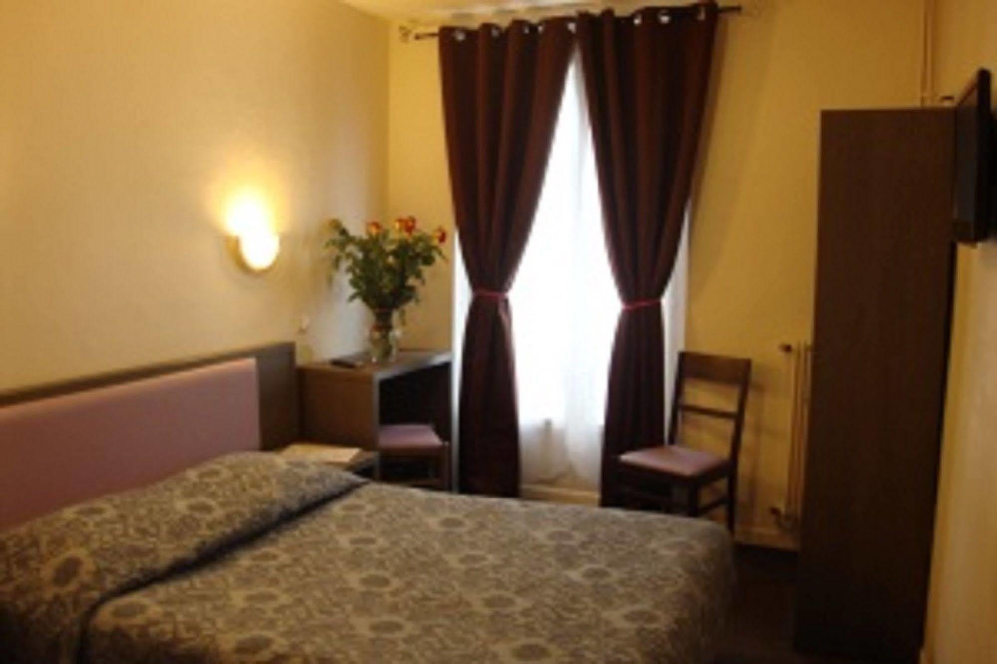 Hotel De Belfort Париж Екстер'єр фото